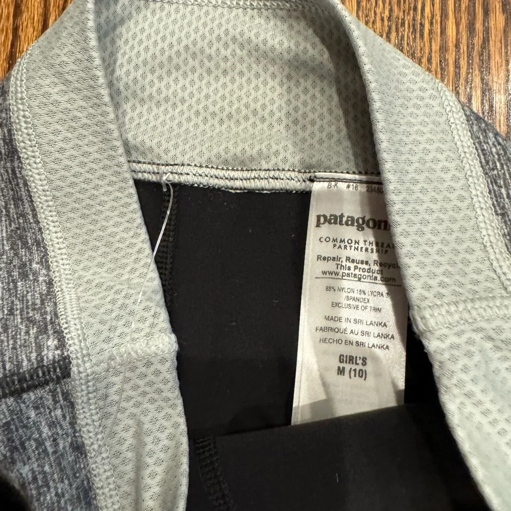 Patagonia Girls Centered Crop Leggings Black Size M NWT
